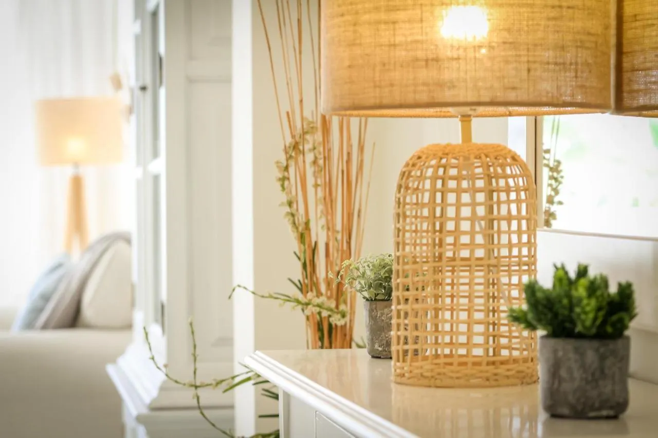 Marbella Banus Suites - Banus Playa Rocio Beachside Complex Apartment