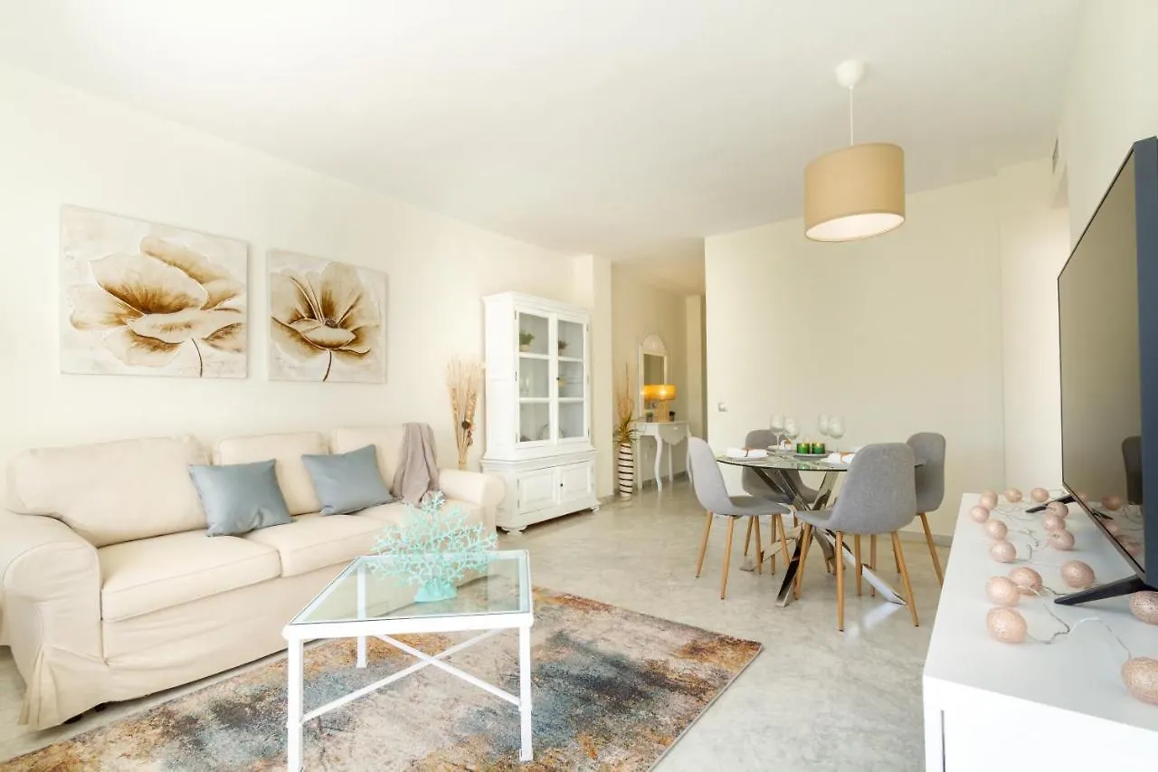 Marbella Banus Suites - Banus Playa Rocio Beachside Complex Apartment