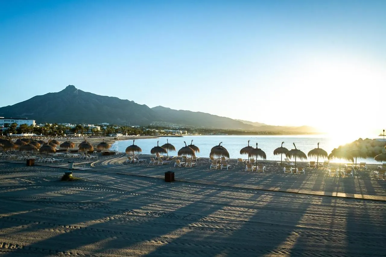 Marbella Banus Suites - Banus Playa Rocio Beachside Complex Apartment