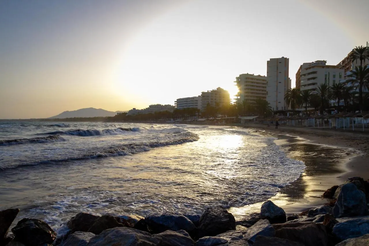 Marbella Banus Suites - Banus Playa Rocio Beachside Complex Apartment