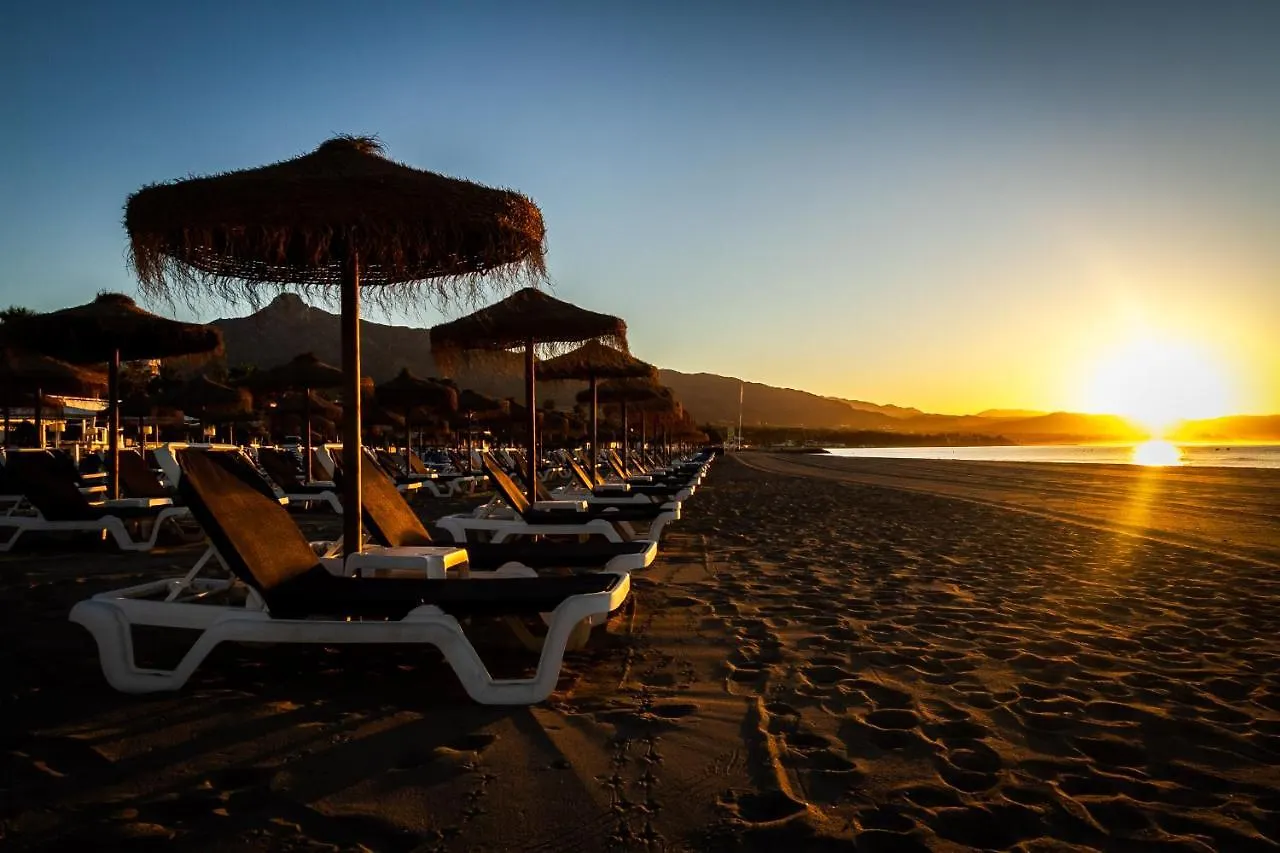 Marbella Banus Suites - Banus Playa Rocio Beachside Complex Apartment