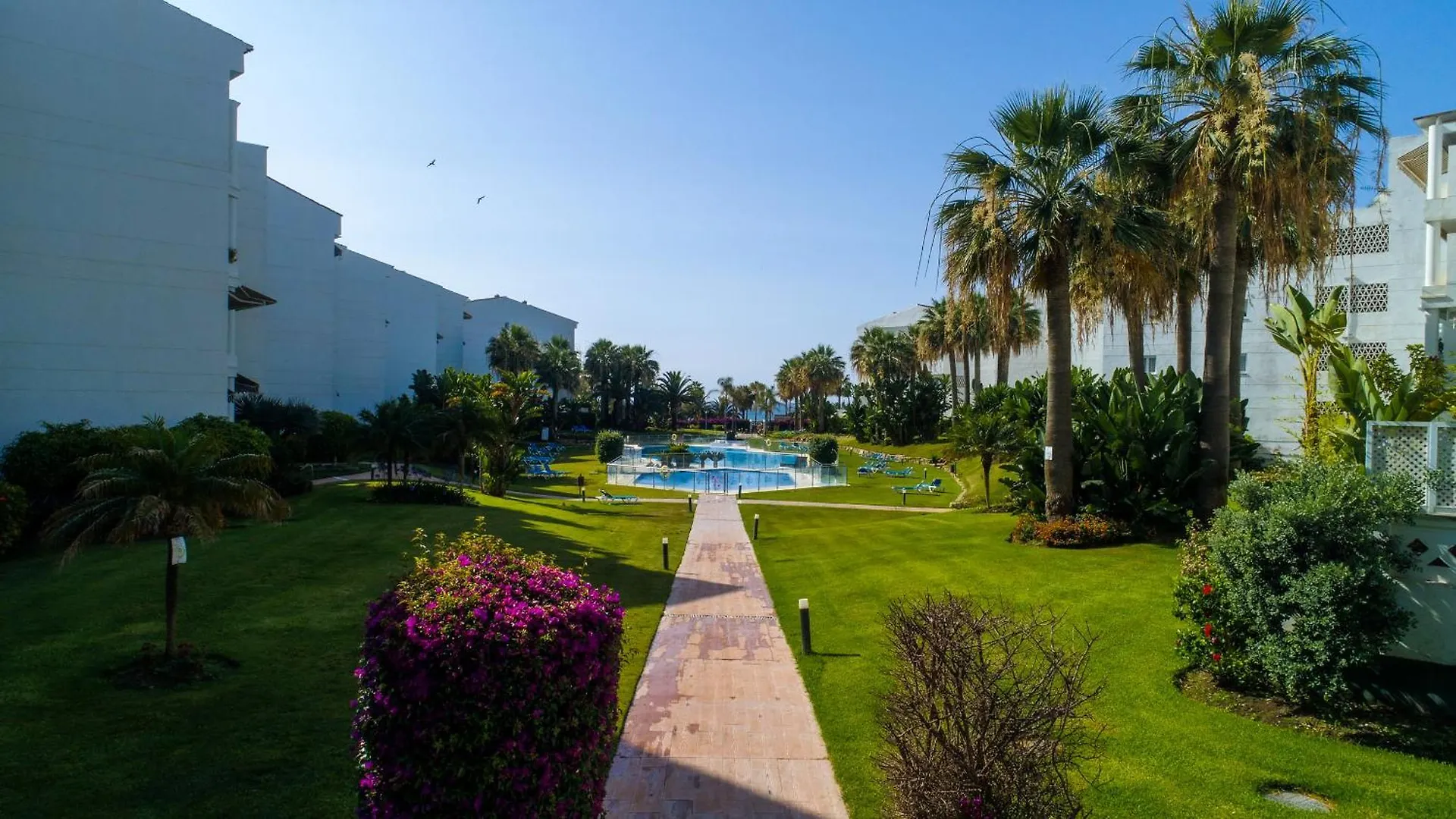 Marbella Banus Suites - Banus Playa Rocio Beachside Complex 0*,  Spain