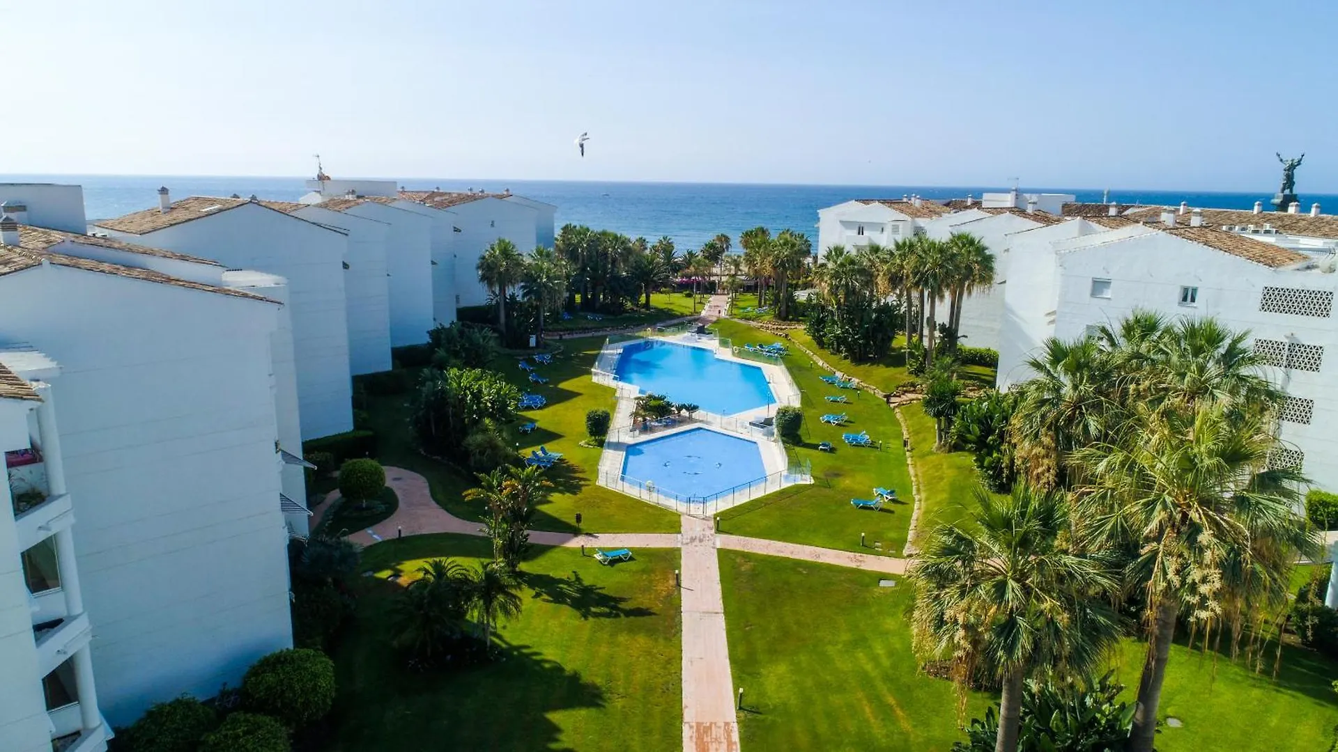 Marbella Banus Suites - Banus Playa Rocio Beachside Complex Apartment