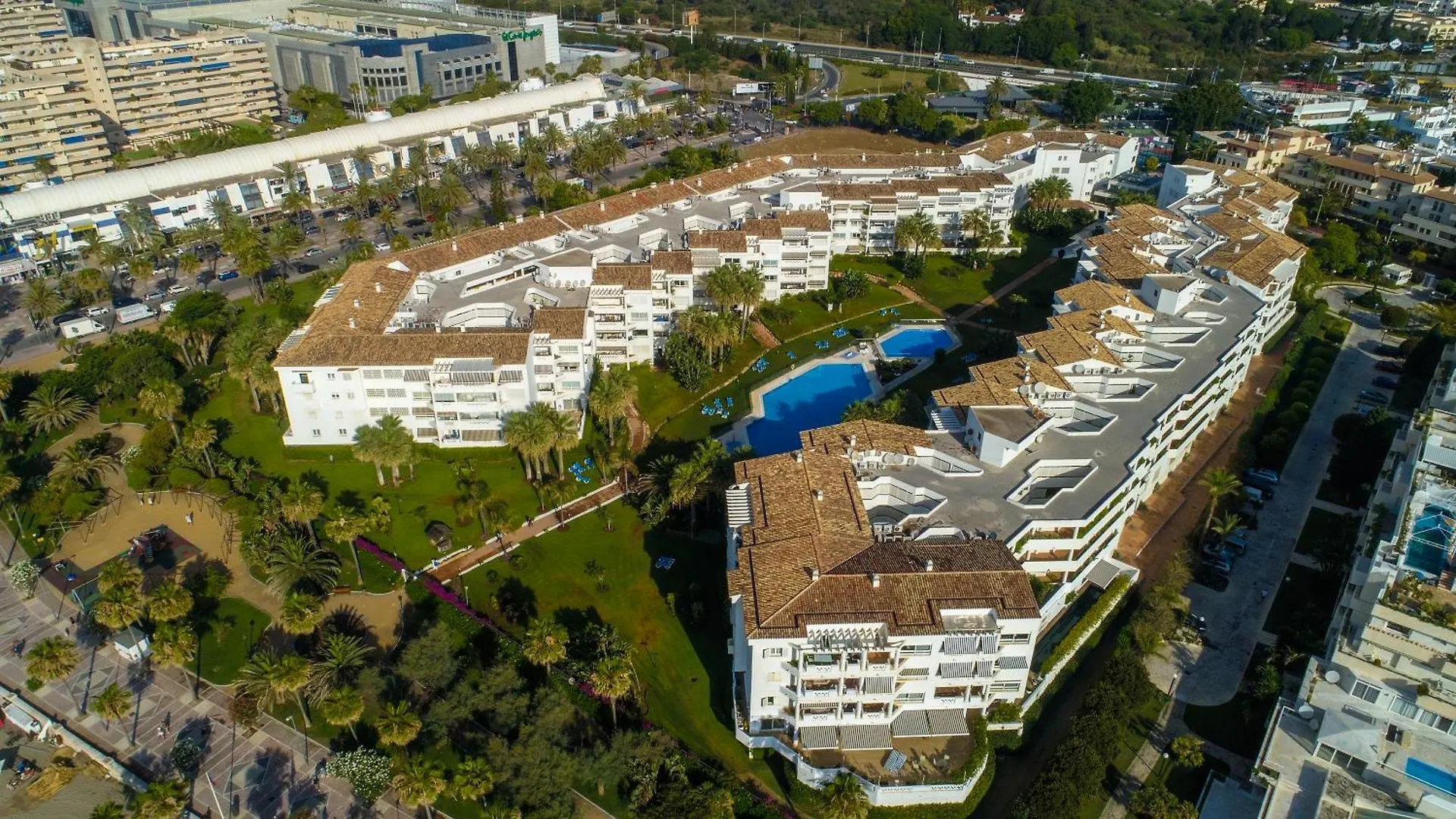 Marbella Banus Suites - Banus Playa Rocio Beachside Complex